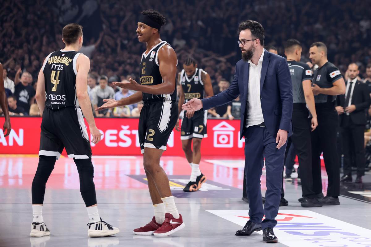 Crvena zvezda Partizan Košarka (5).JPG