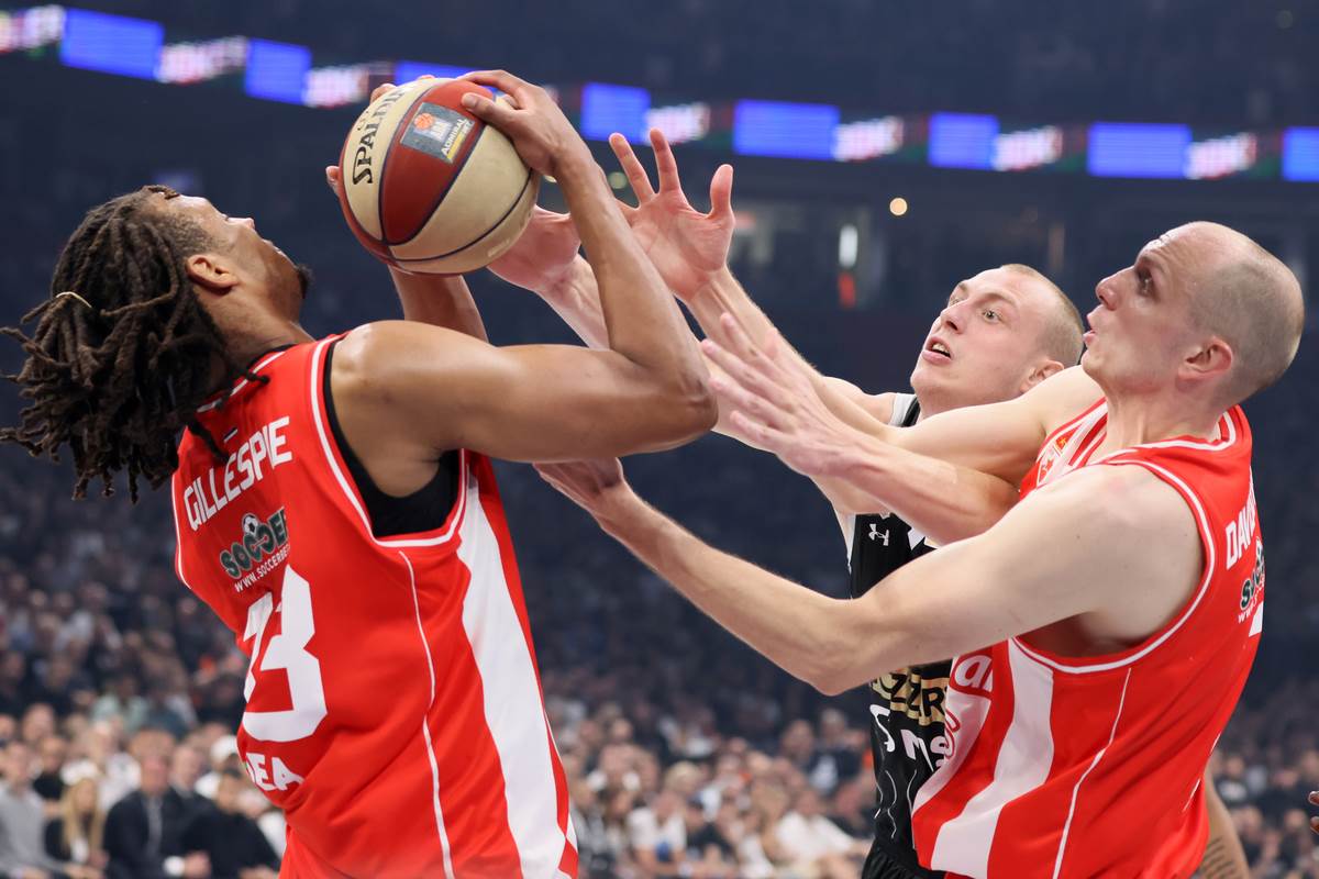 Crvena zvezda Partizan Košarka (8).JPG