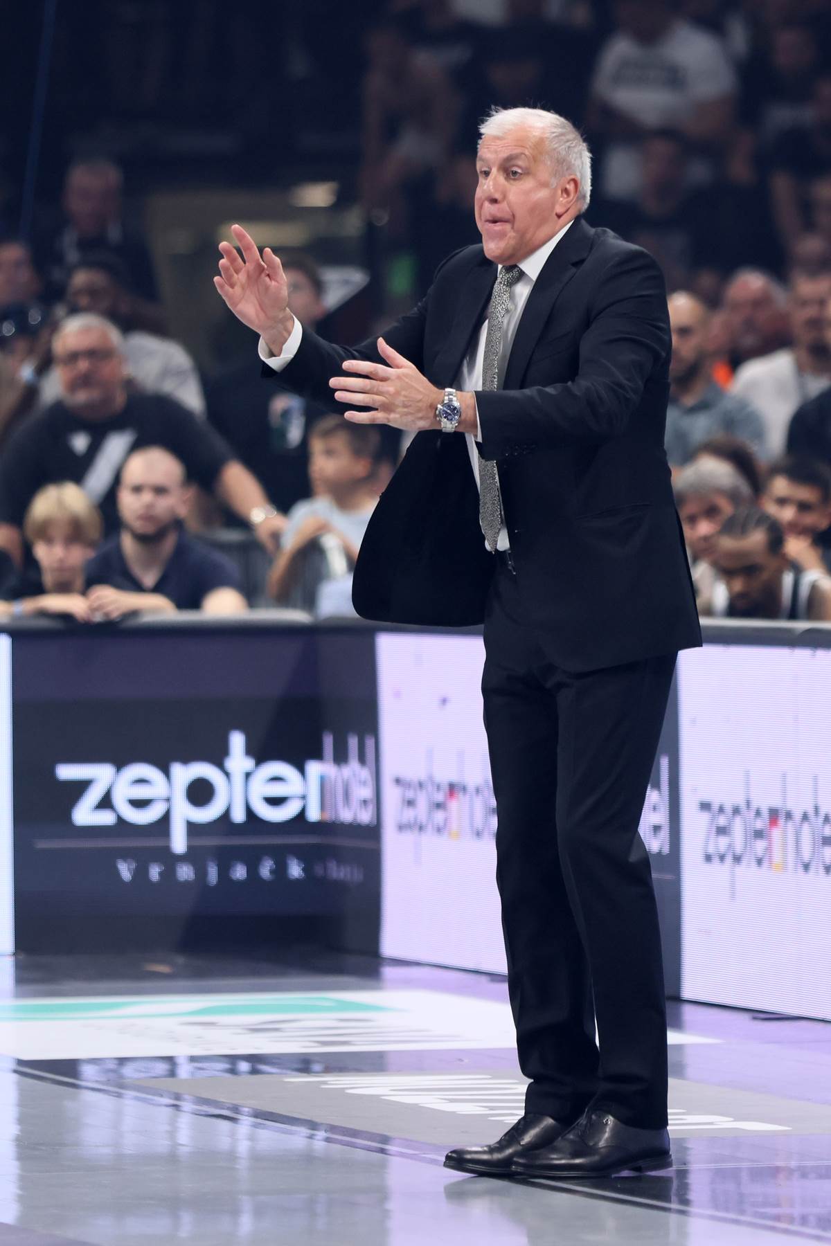 Crvena zvezda Partizan Košarka (3).JPG