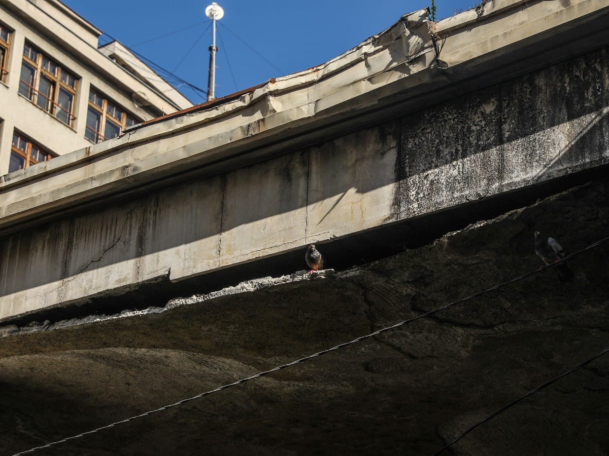 Bezistan urusava se plafon (6).jpg