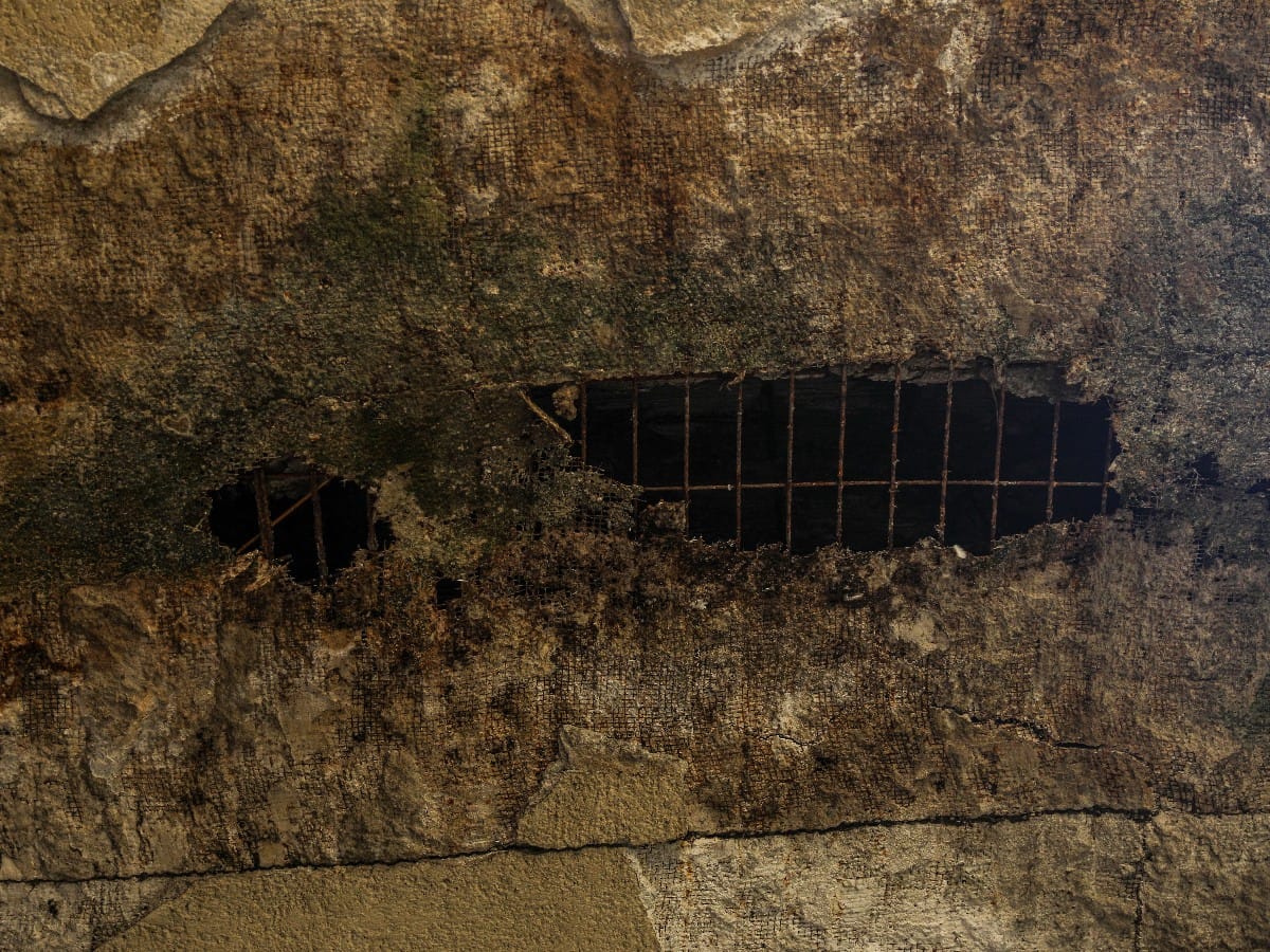 Bezistan urusava se plafon (12).jpg