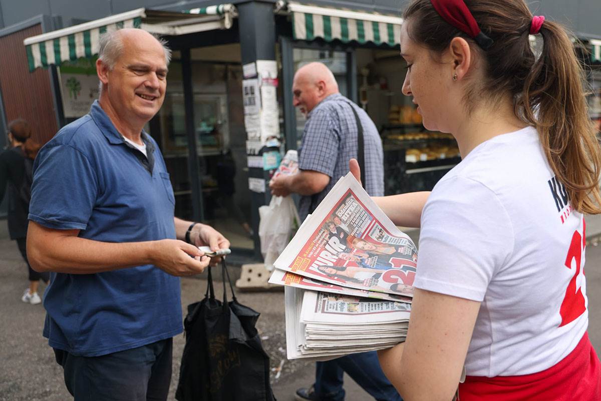 Kurir besplatni primerci, foto Petar Aleksic (16) copy.jpg