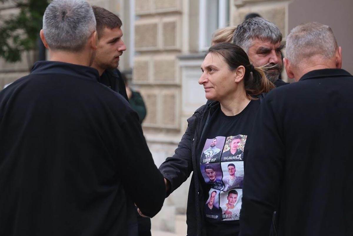 Članovi porodica žrtava Uroša Blažića (5).jpg