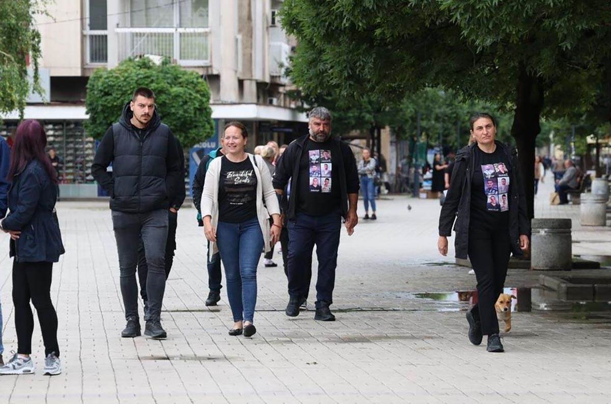 Članovi porodica žrtava Uroša Blažića (7).jpg