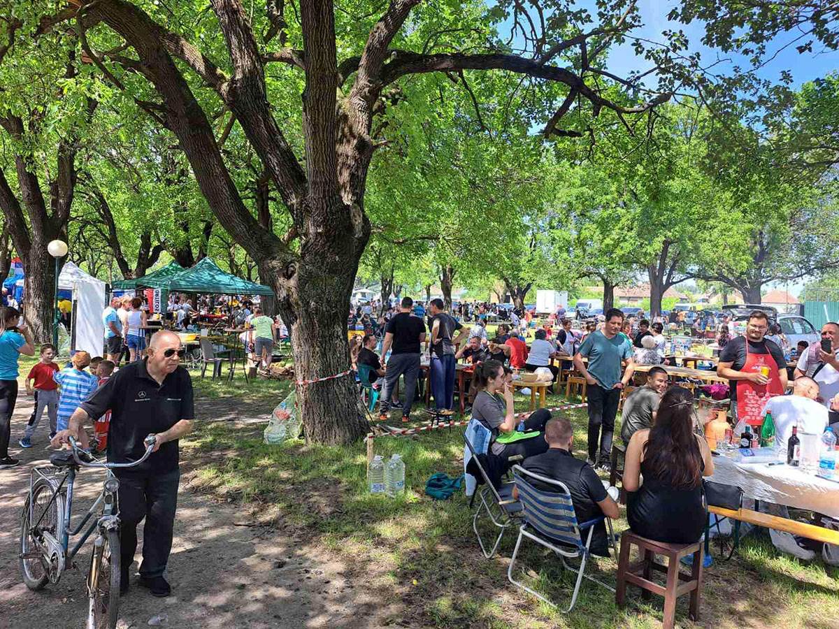 Gulašijada u Debeljači (2).jpg