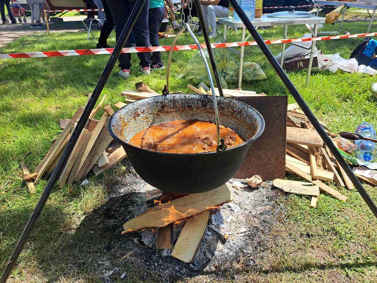 Gulašijada u Debeljači (13).jpg