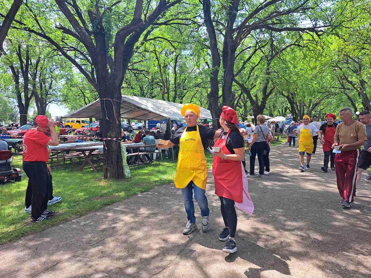 Gulašijada u Debeljači (29).jpg