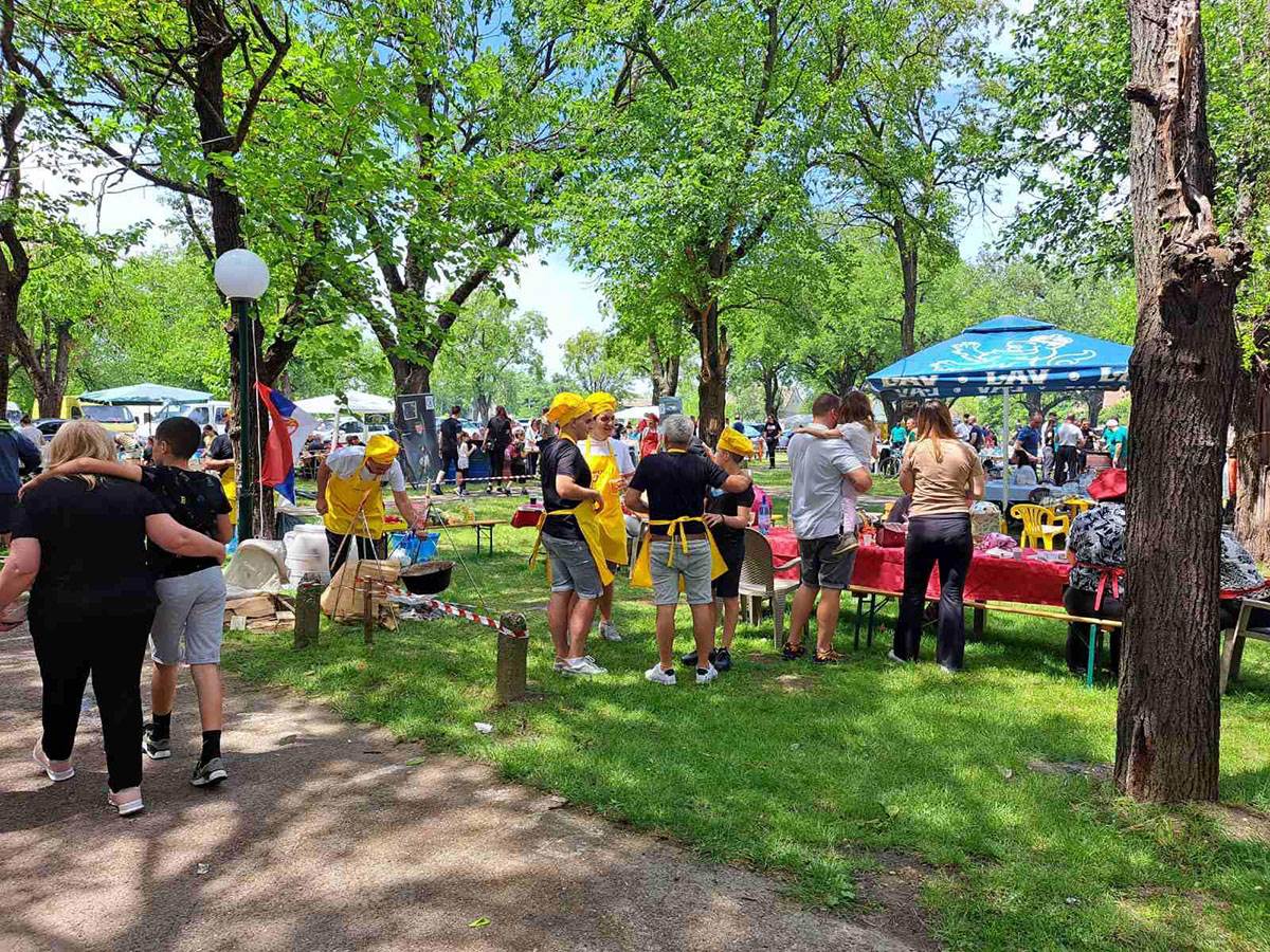 Gulašijada u Debeljači (31).jpg