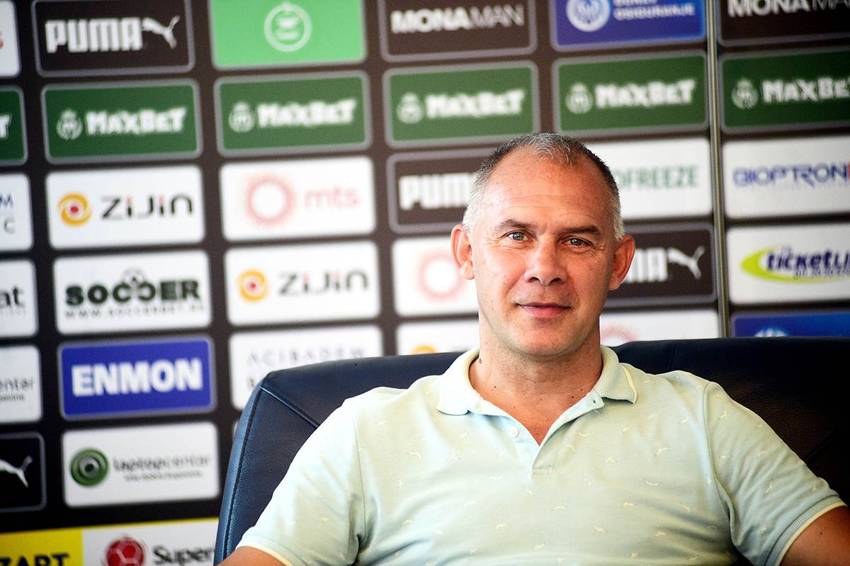 Albert Nadj (10).jpg