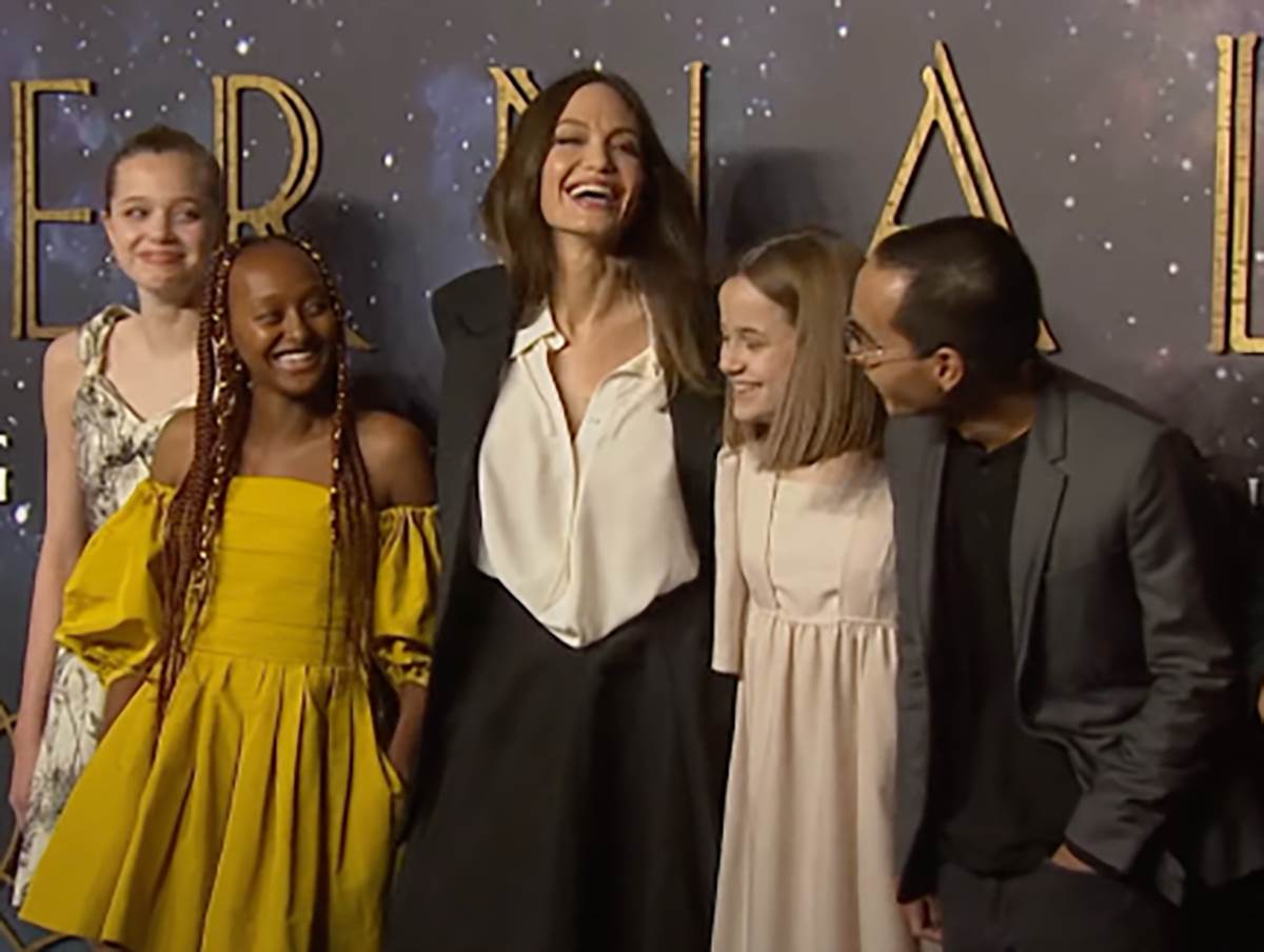 Anđelina Džoli sa decom.jpg