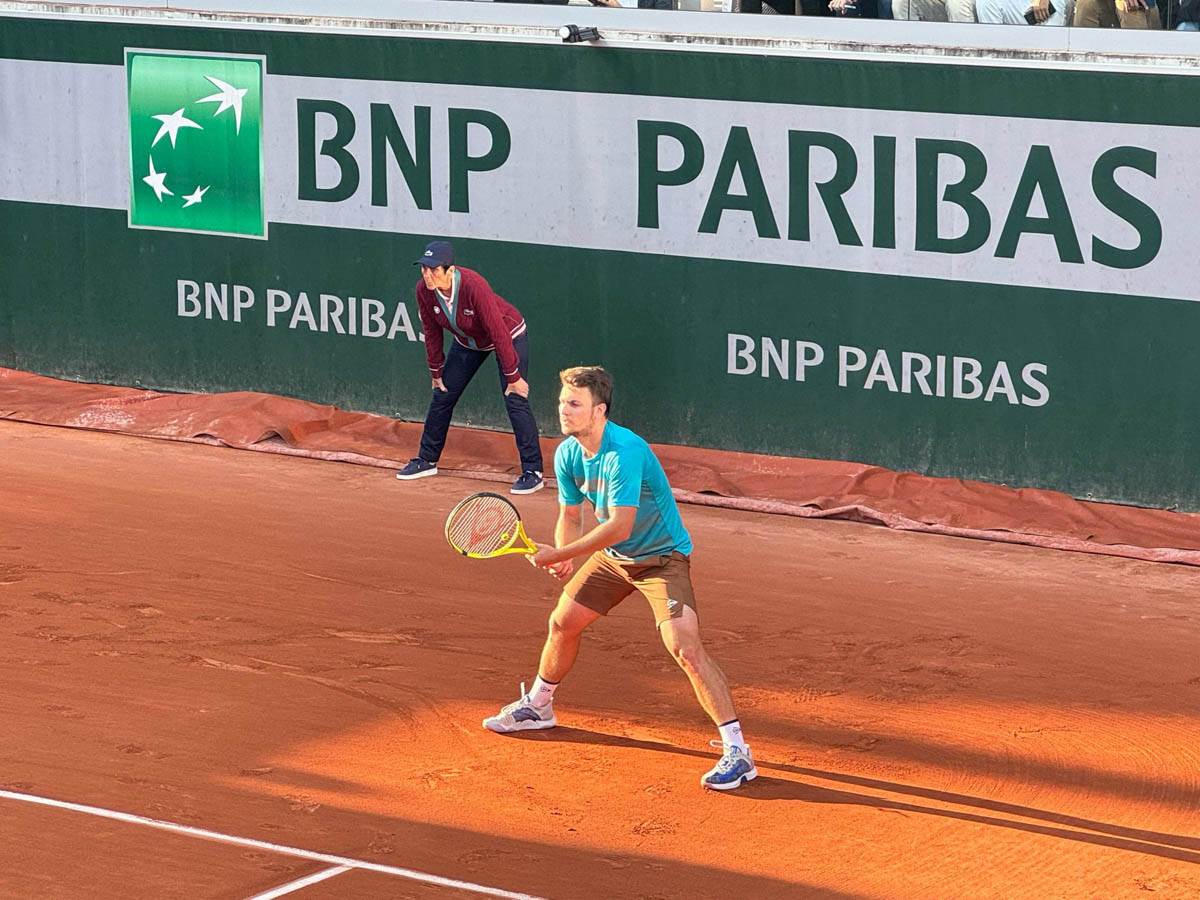 Miomir Kecmanović dobio na Roan Garosu