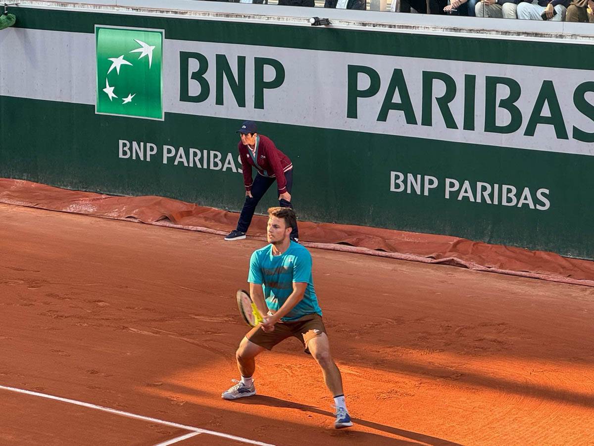 Miomir Kecmanović dobio na Roan Garosu