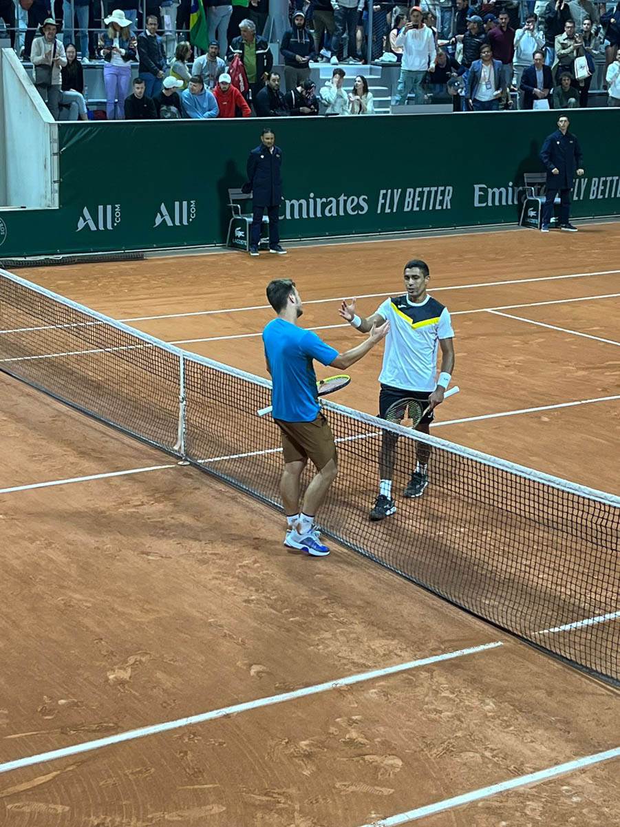 Miomir Kecmanović dobio na Roan Garosu