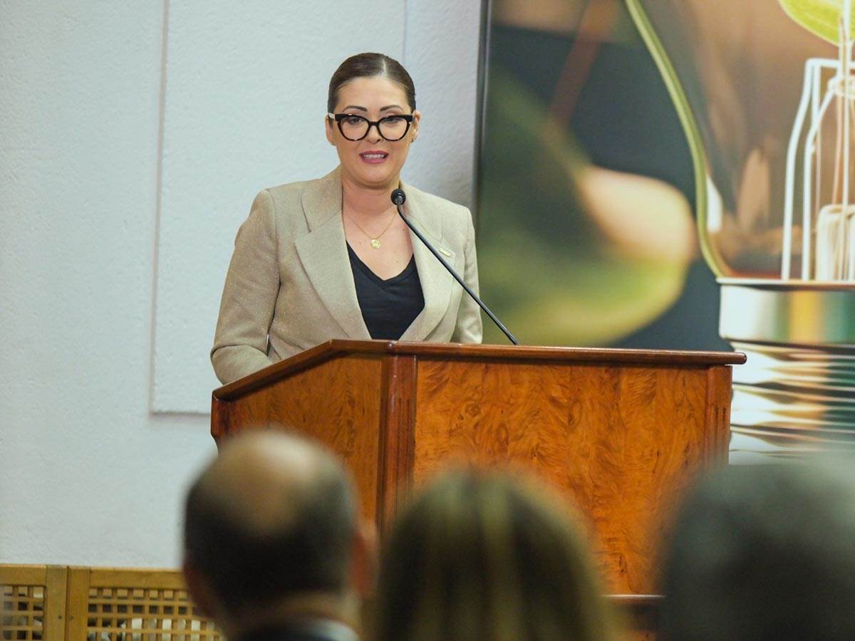 DSCF4327_copy_1197x898 copy.jpg