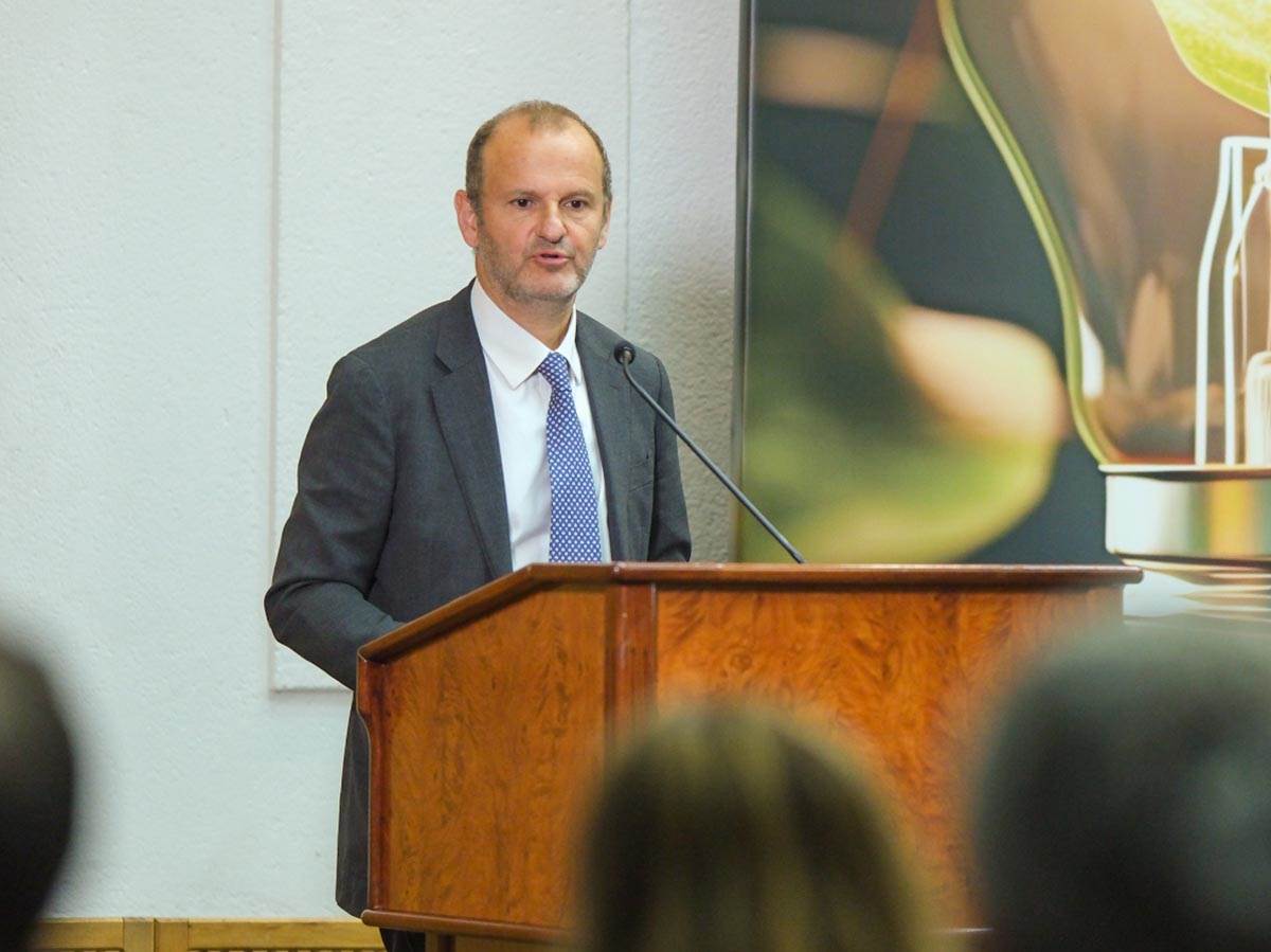 DSCF4329_copy_1198x898 copy.jpg