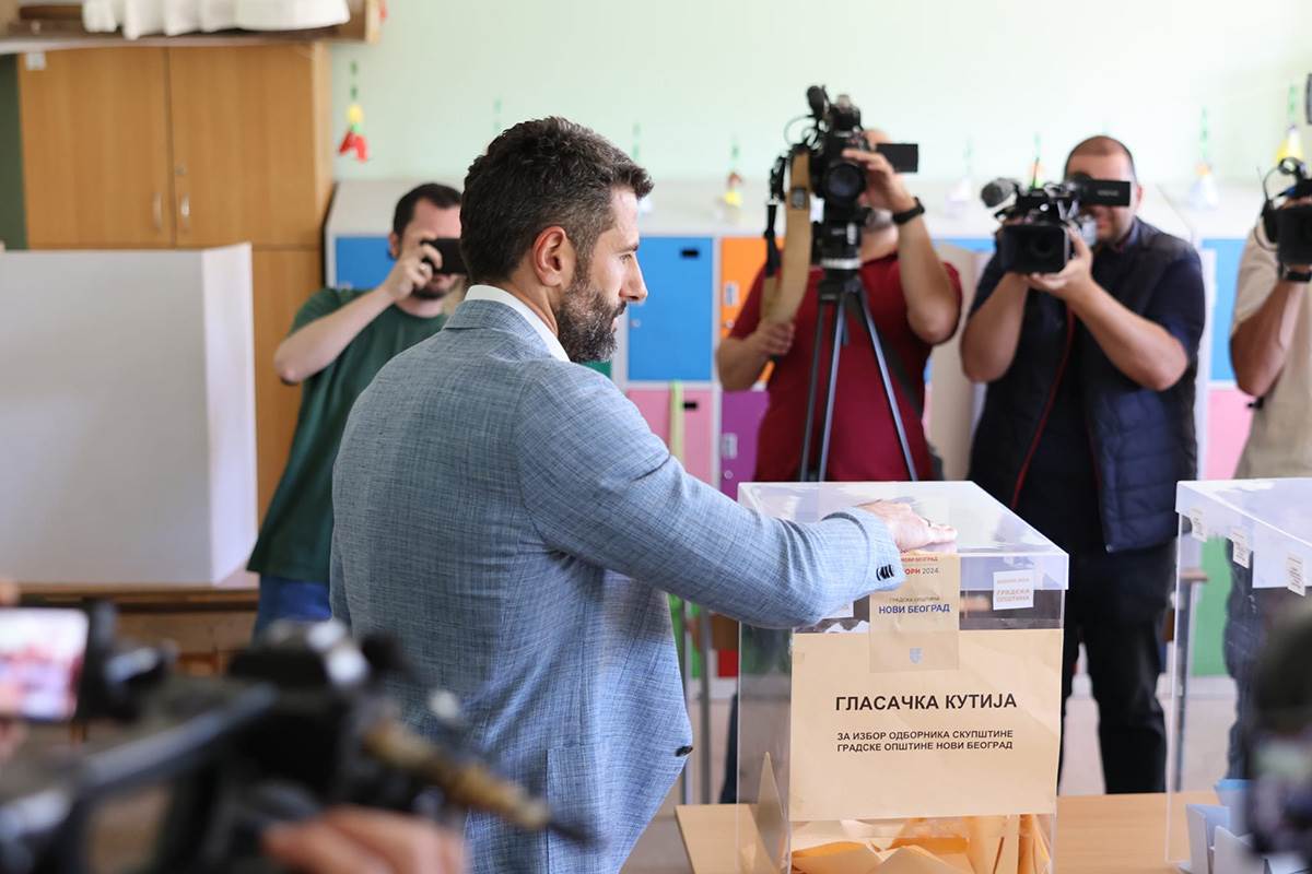 Šapić Izbori (12).jpg