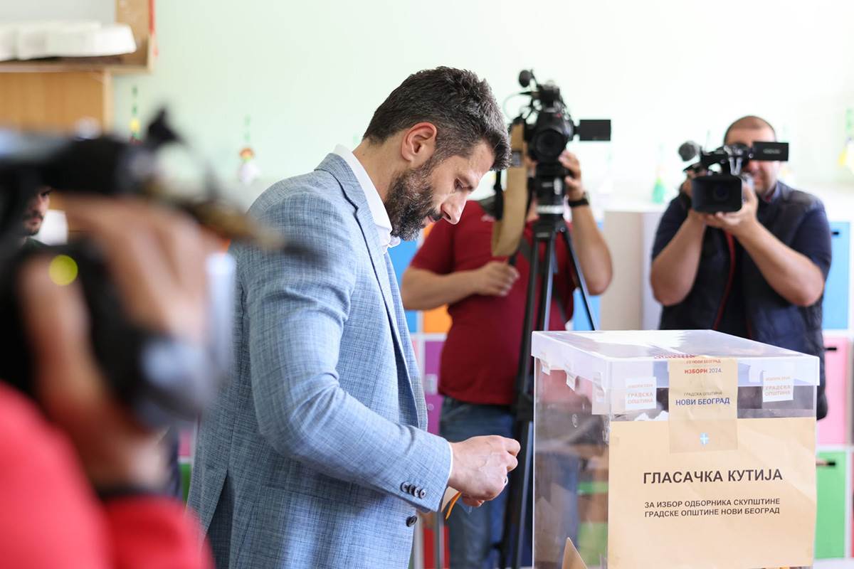 Šapić Izbori (14).jpg