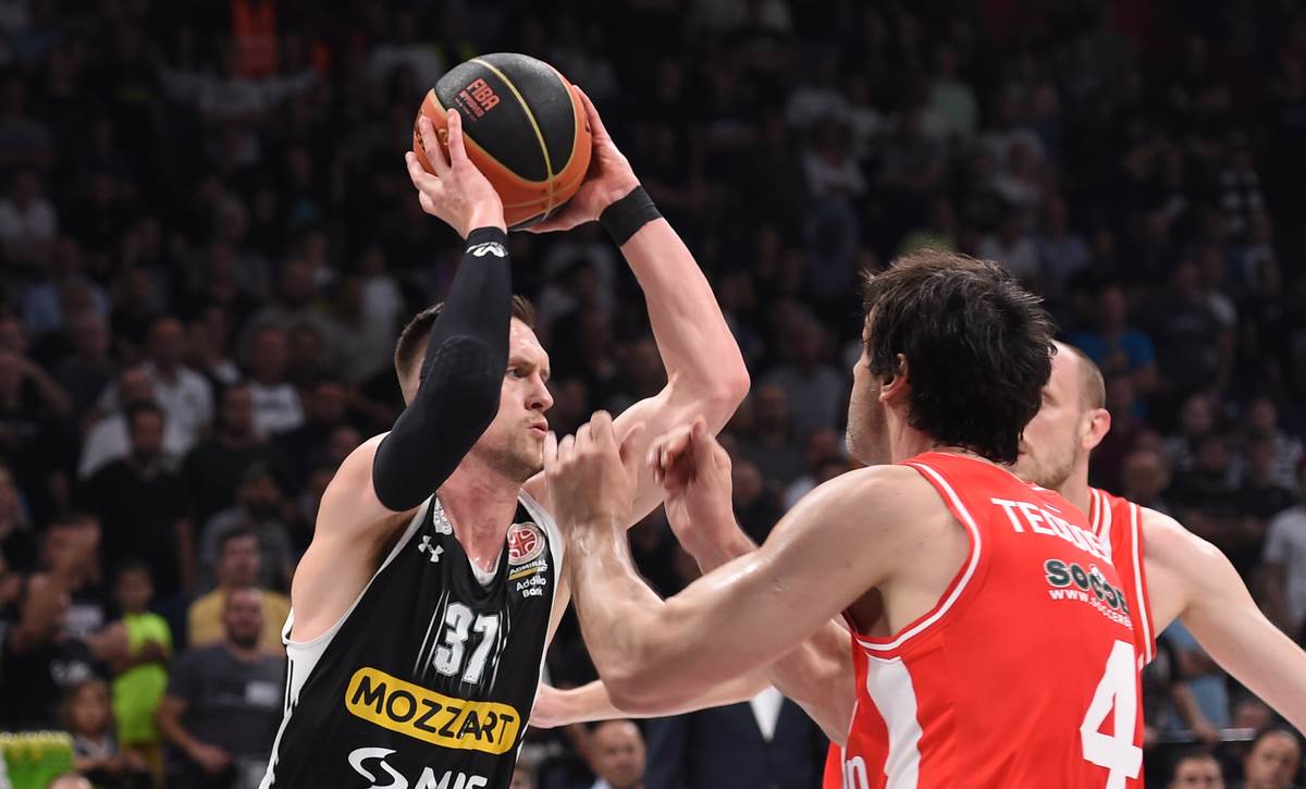 PARTIZAN_vs_CRVENA_ZVEZDA_30.jpg