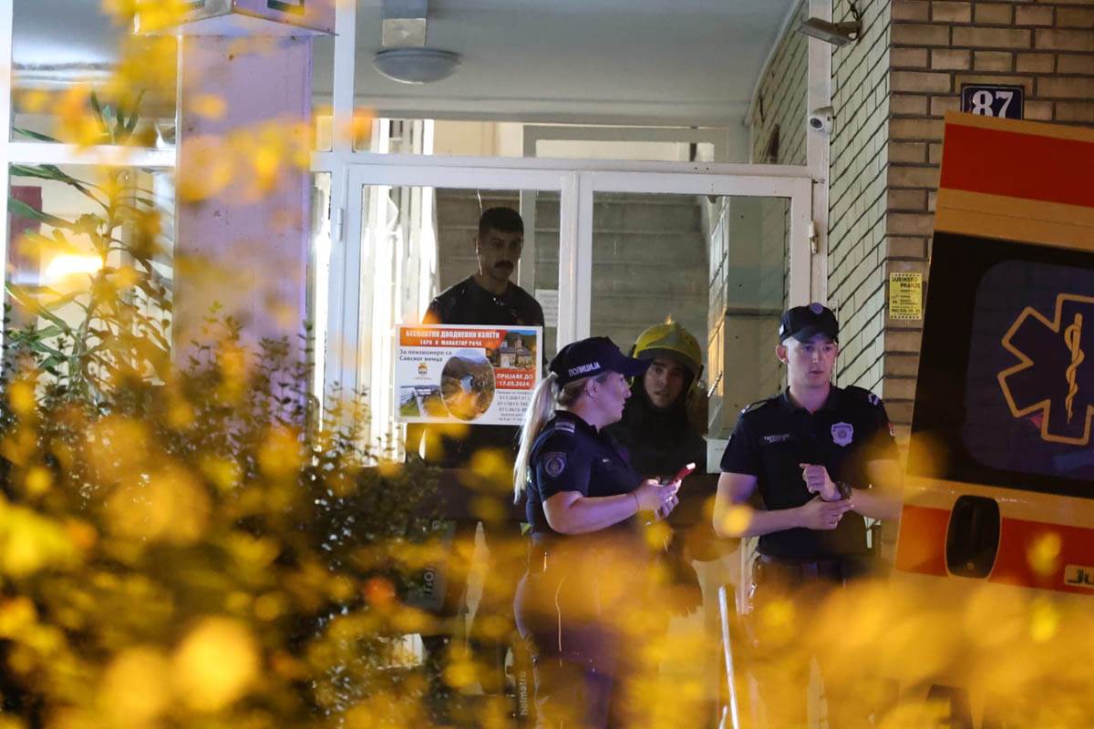 Policija spasila muškarca koji je hteo da izvrši samoubistvo u centru Beograda