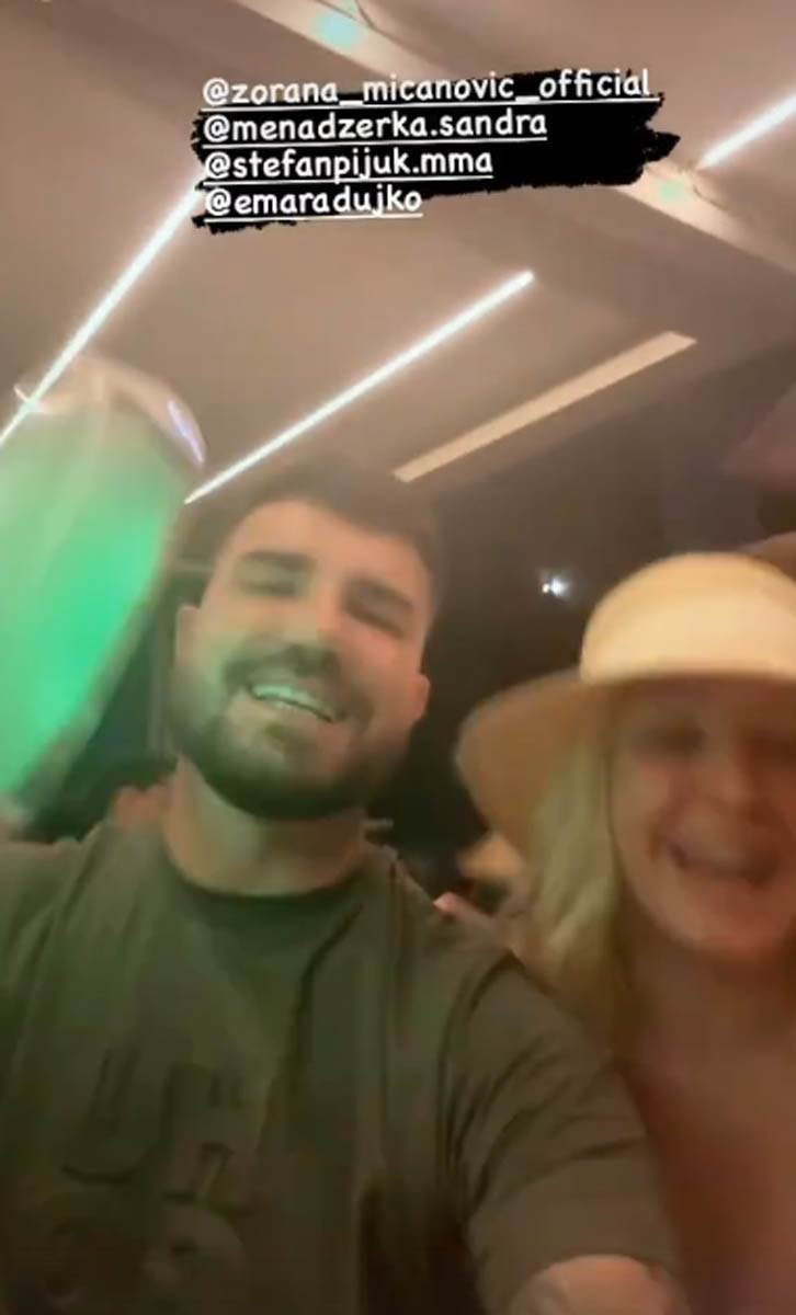 Teodora Džehverović u izazovnoj haljini na svadbi menadžerke Sandre