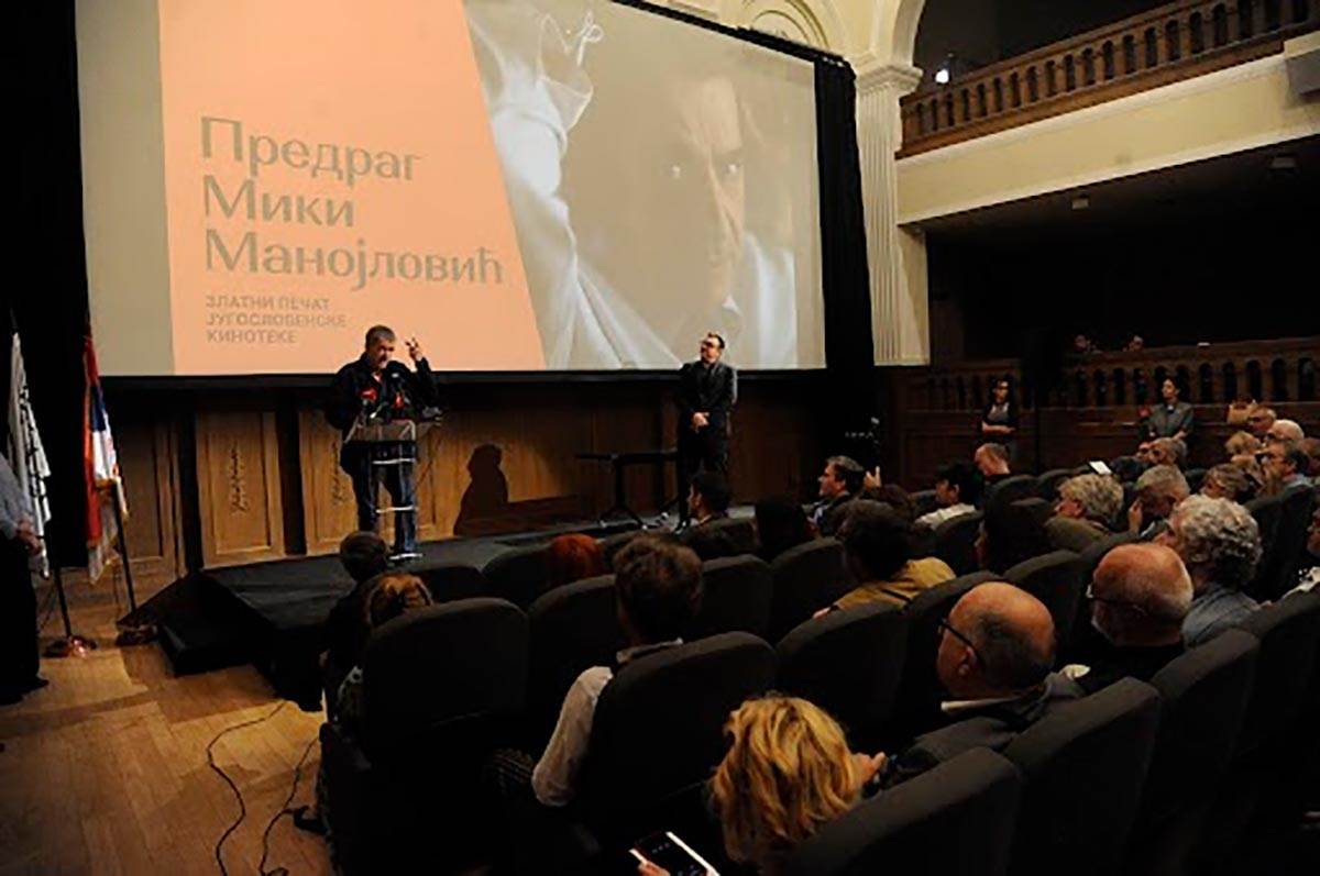 Miki Manojlović (5).jpg