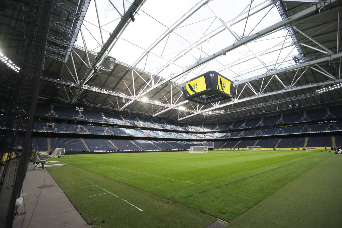 Fudbaleri Srbije na treningu u Stokholmu (18).jpg