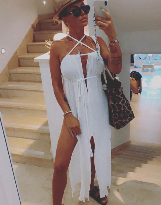 emilija kežman (8).png