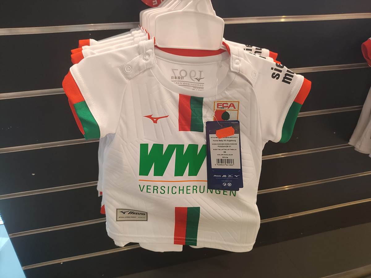 FK Augzburg prodavnica (10).jpg