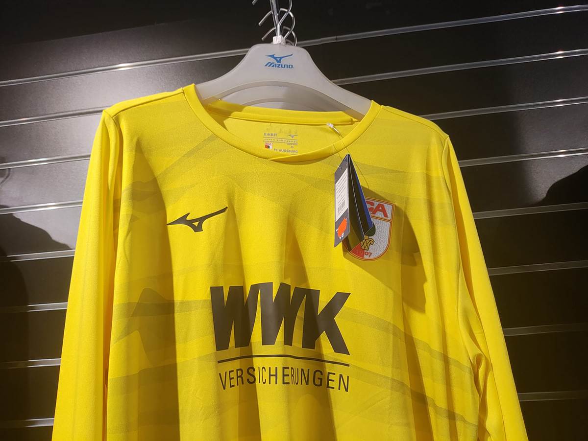 FK Augzburg prodavnica (11).jpg
