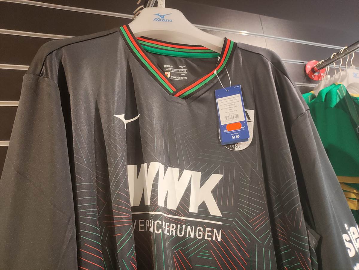 FK Augzburg prodavnica (12).jpg