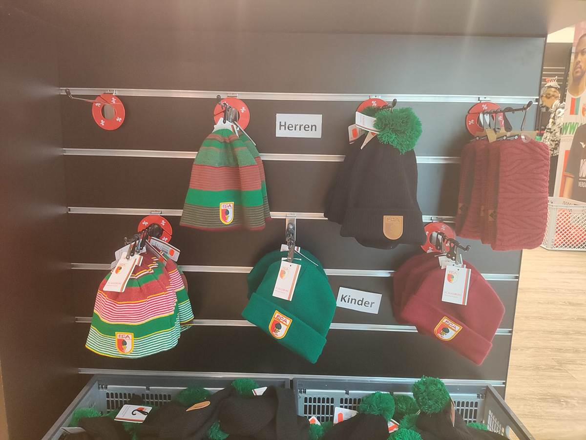 FK Augzburg prodavnica (18).jpg