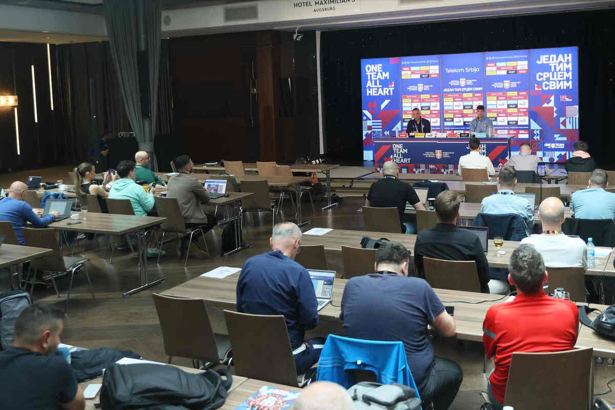 Dušan Vlahović konferencija (3).jpg