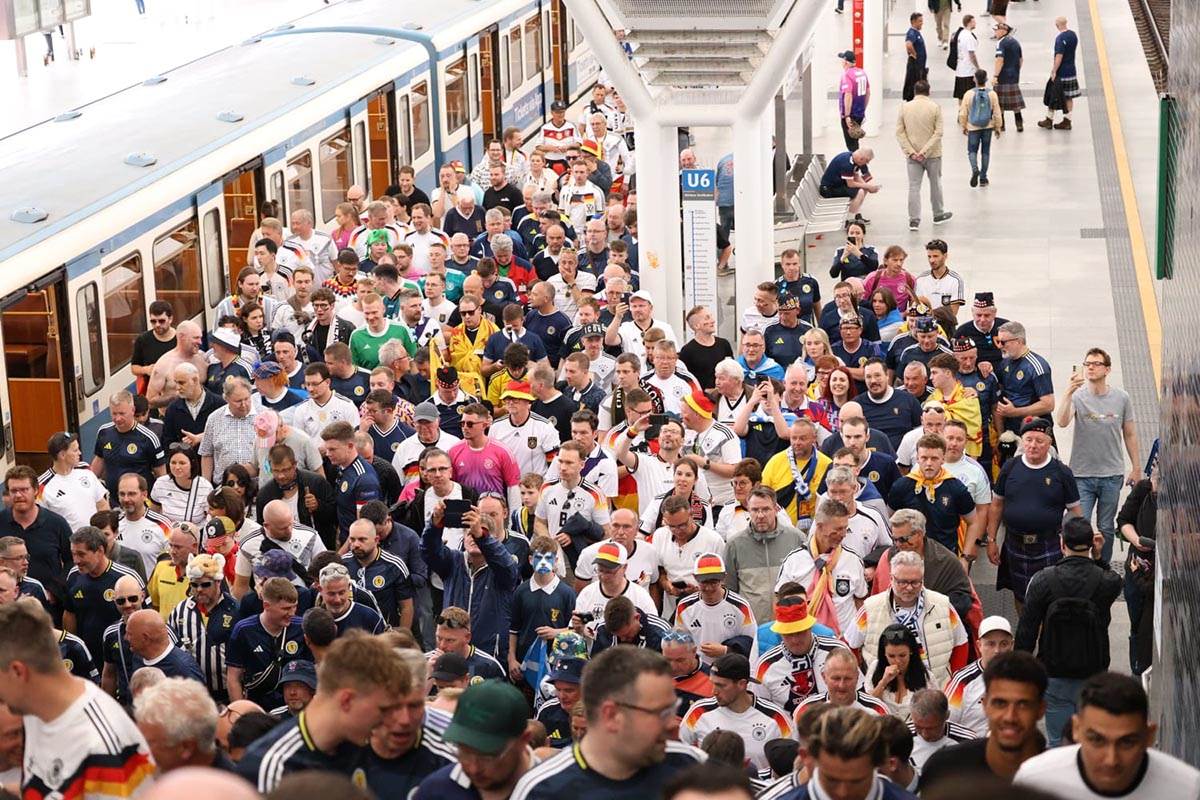 Navijači pred Nemačka - Škotska (4).jpg
