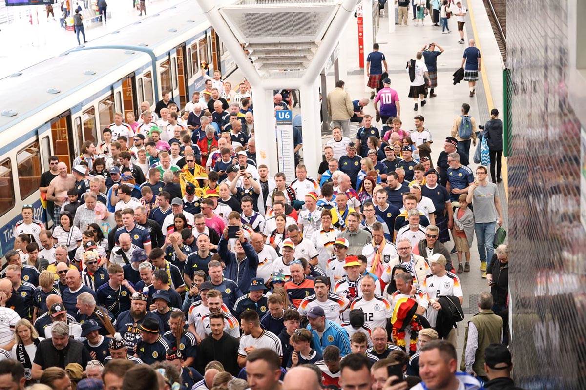 Navijači pred Nemačka - Škotska (5).jpg