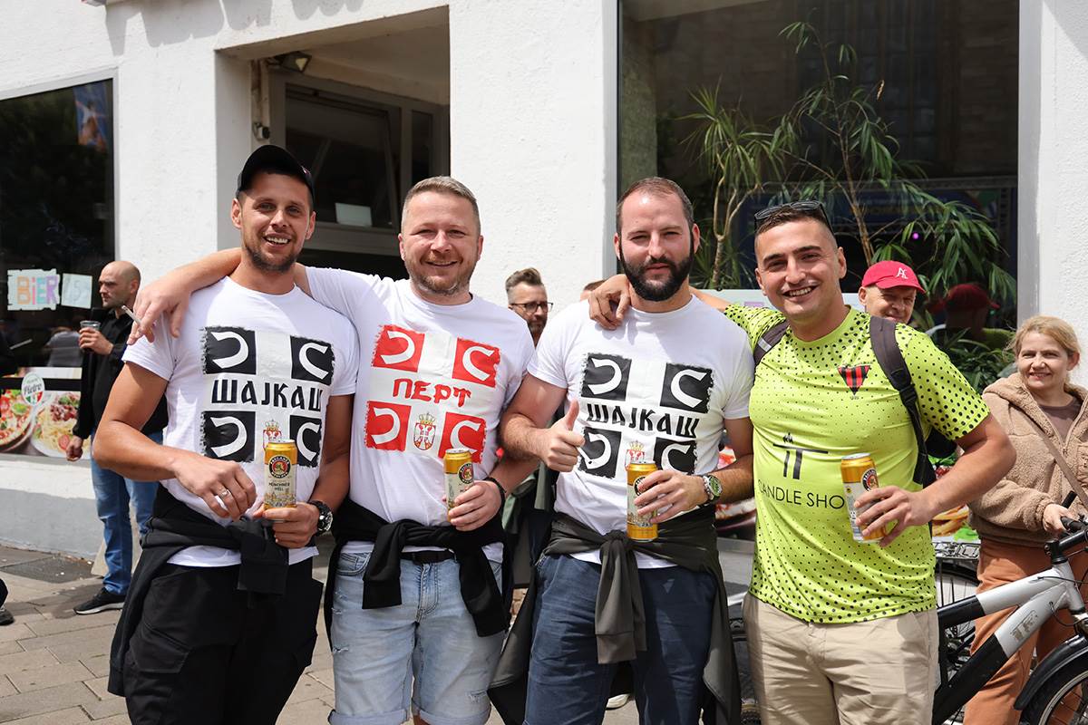 Navijači Srbije (3).jpg