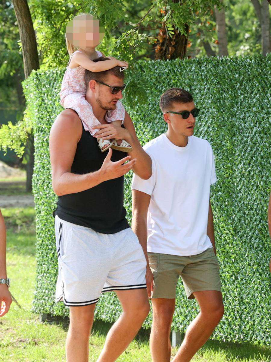 Šta Nikola Jokić radi kad je u Srbiji?