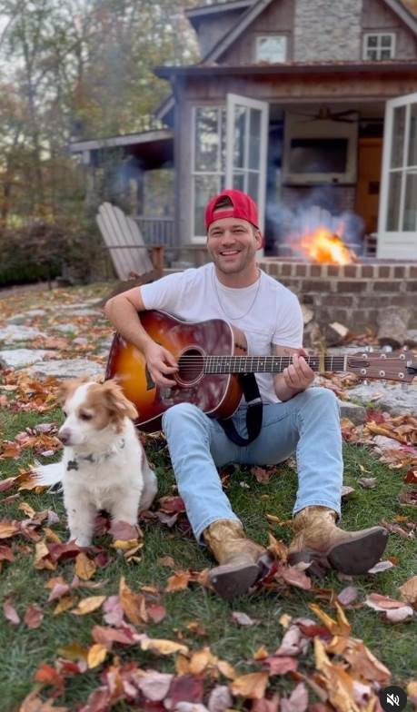 Klejton Džonson (5).png