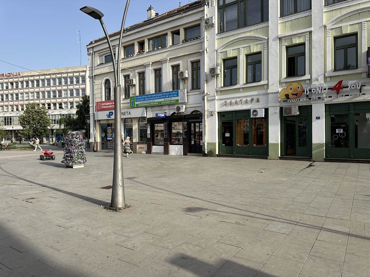 Gori asfalt u Čačku (4).jpg