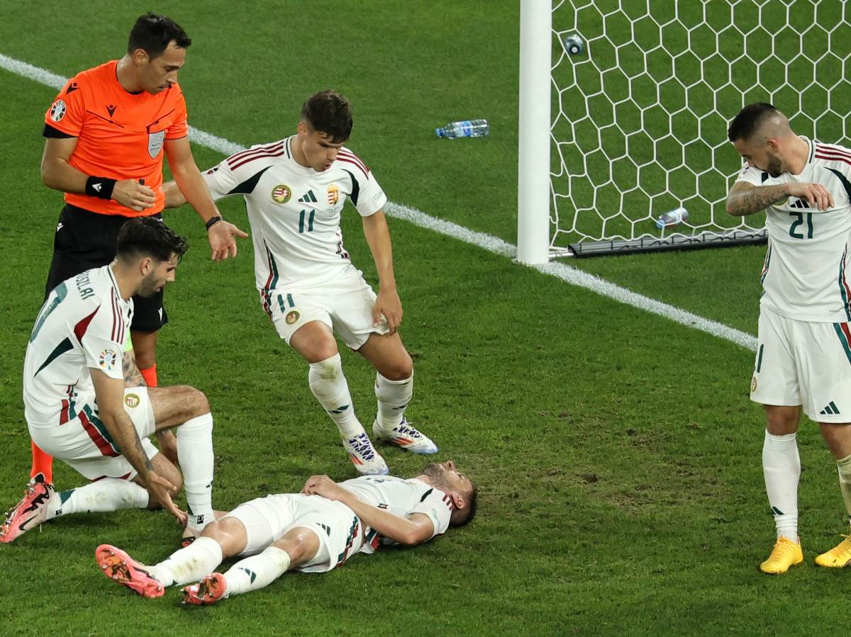 Mađarski fudbaler Barnabaš Varga pao na teren i ležao nepomičan