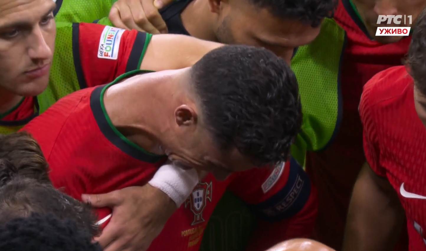 Kristijano Ronaldo plače zbog penala.png