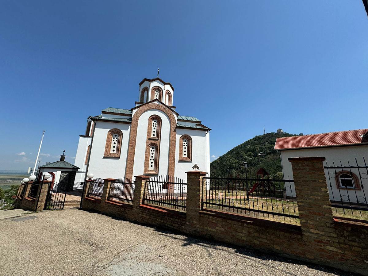 Crkva Svetog Teodora Vršačkog (5).jpg