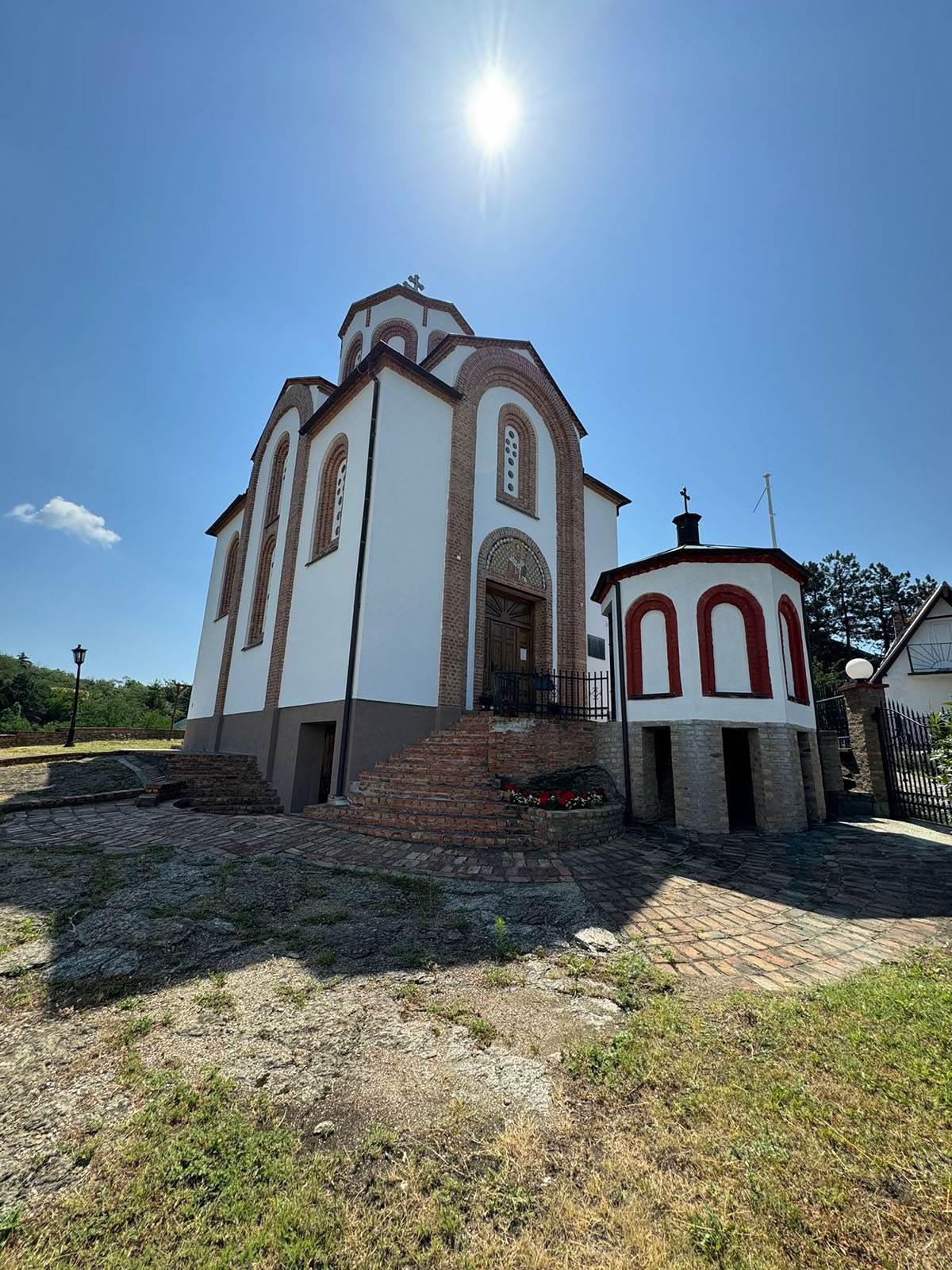 Crkva Svetog Teodora Vršačkog (6).jpg