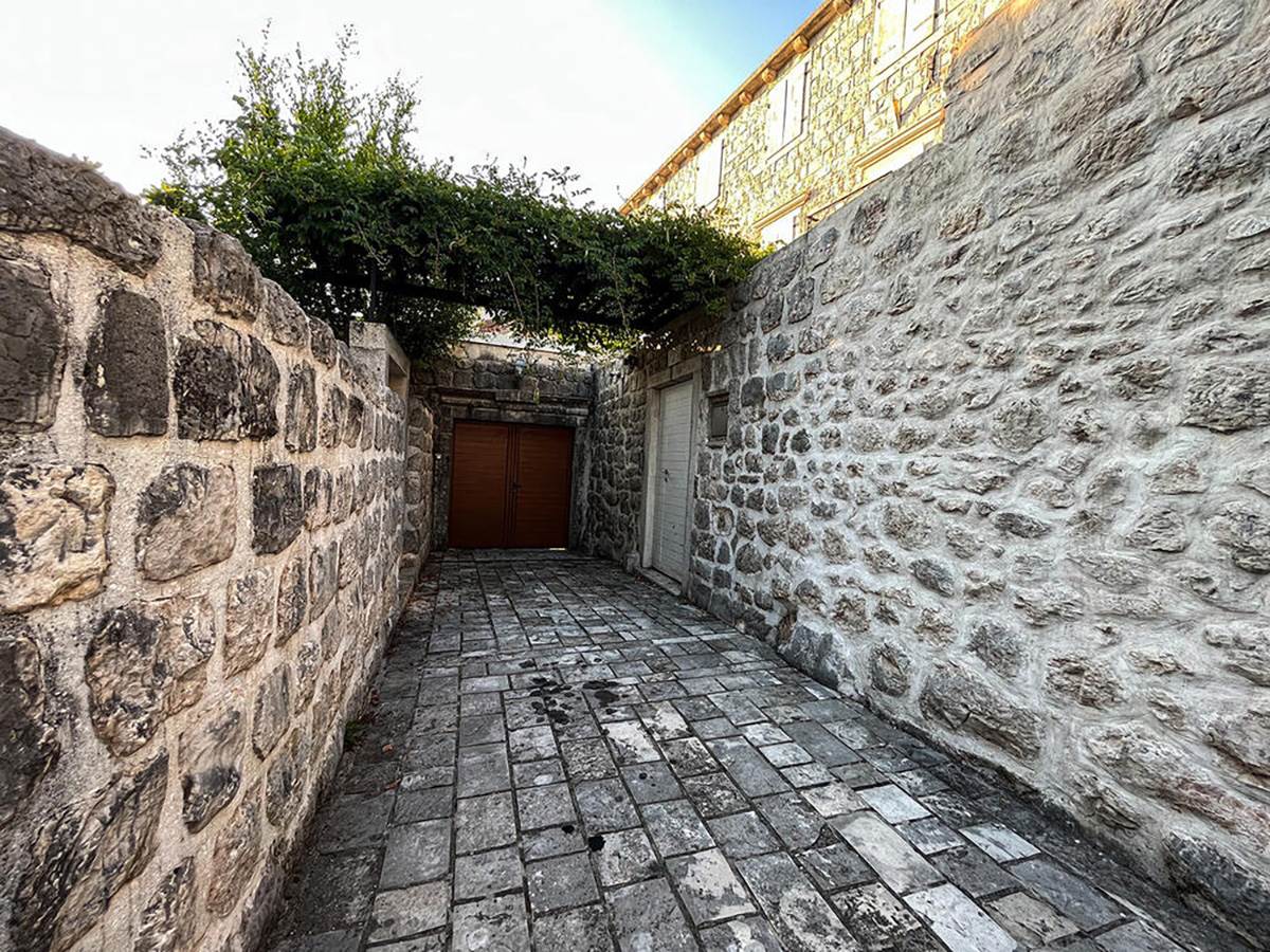 Vikendica Bregovića (3).jpg