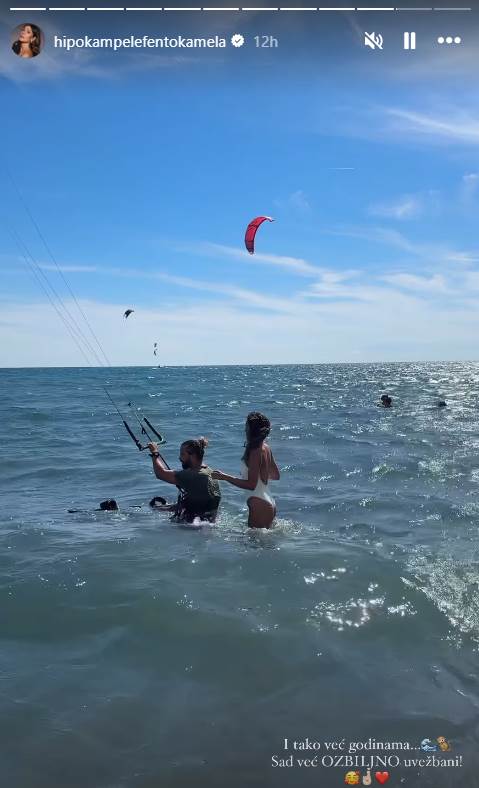 Dragana Mićalović plače u svom stanu