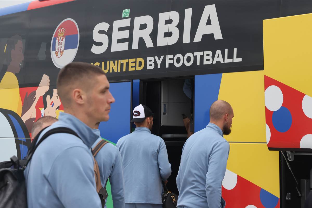 Reprezentacija Srbije, dolazak (8).JPG