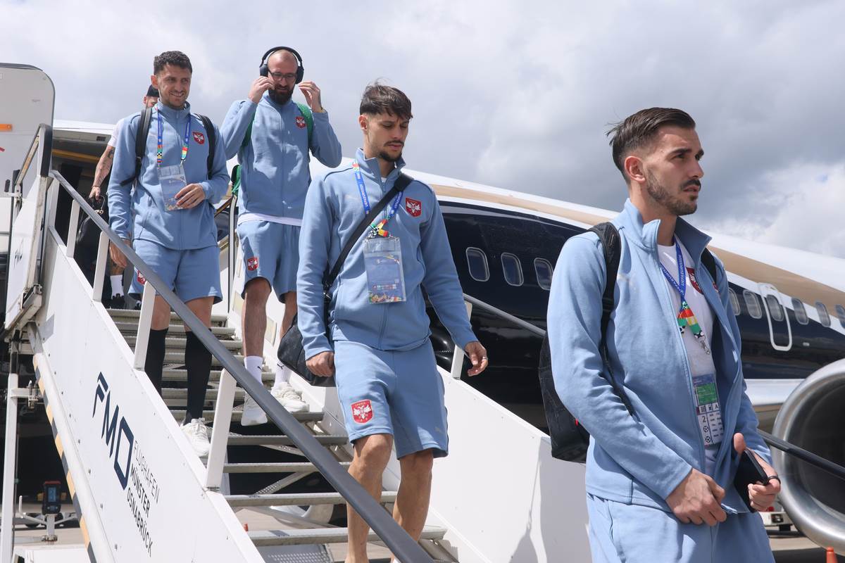 Reprezentacija Srbije, dolazak (20).JPG