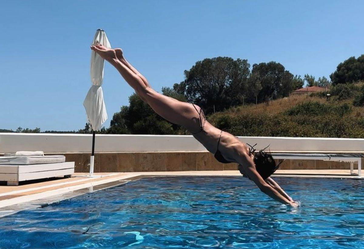 Jelisaveta Orašanin u bikiniju izvodila akrobacije na plaži