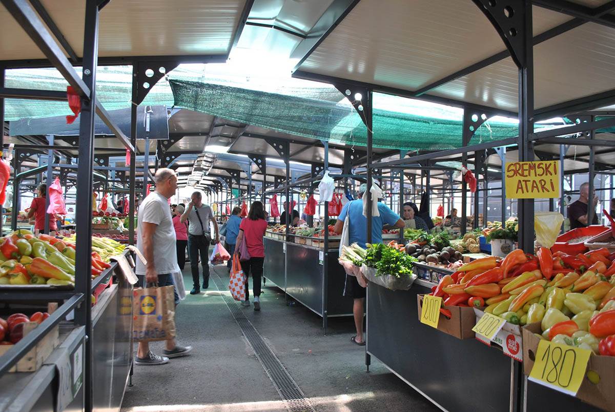 ONE SU OGLEDALO SVIH NAS! Pijace u Beogradu u novom ruhu