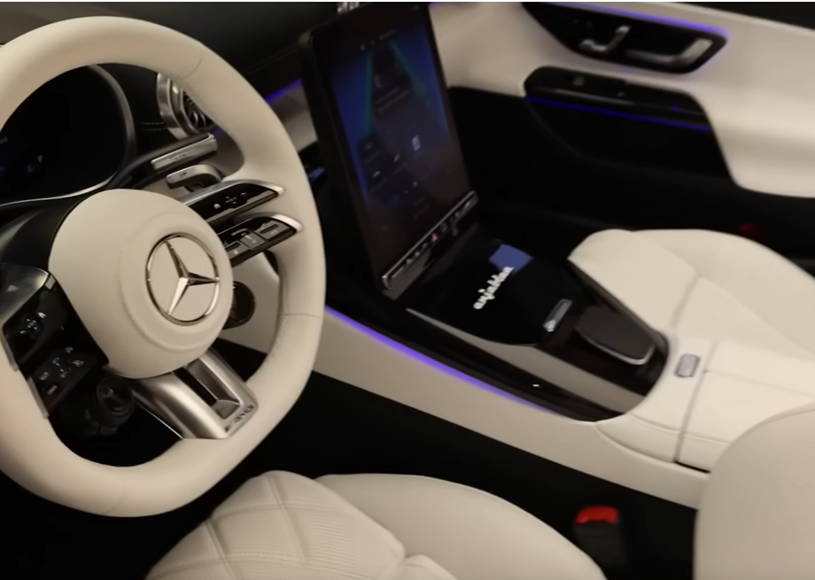 Anja Bla nakon raskida sa Baka Prasetom smuvala starijeg milionera