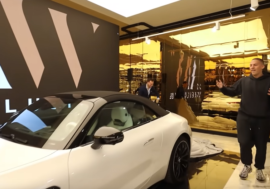 Anja Bla nakon raskida sa Baka Prasetom smuvala starijeg milionera